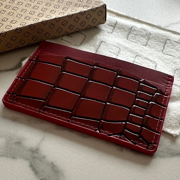 Brand New! Elegant Red Crocodile Pattern Leather Card Holder